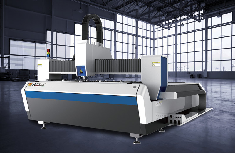 Maszyna do cięcia laserem światłowodowym 700W na sprzedaż Cięcie stali metalowej 1500 x 3000 mm